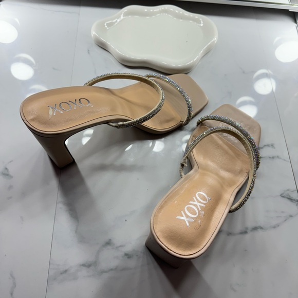 Heels - Picture 2 of 8